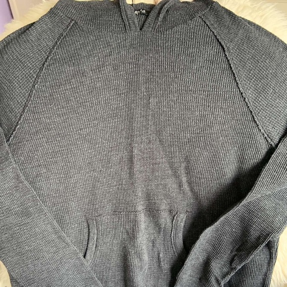 Aritzia Tops - Aritzia long sleeve